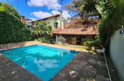 Linda casa com 4 dormitórios e piscina no bairro jardim isabel em porto alegre
