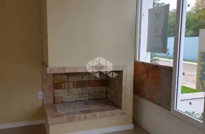 Casa com 03 dorm / 01 suíte e living amplo no condomínio villa amalfi