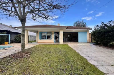 Casa 3 dormitórios com piscina e 2 vagas na praia do remanso em xangri-lá