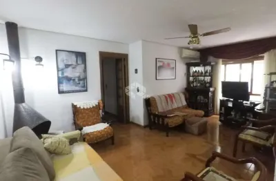 Apartamento de 105m² com 3 dormitórios e 1 vaga no bairro petrópolis