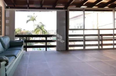 Casa 3 pisos com 4 quartos, com elevador a venda - bairro três figueiras !