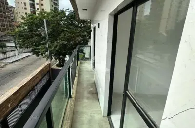 Casa de condominio a venda na praia grande, bairro aviação com 2 quartos, sacada e 1 vaga