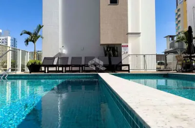 Apartamento 3 suítes e 3 vagas em andar alto no centro de balneário camboriú