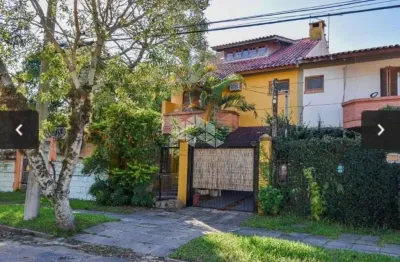 Casa com 3 dormitórios, suíte, hidromassagem e vista panorâmica, zona sul.