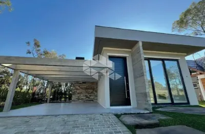 Casa com 3 suítes, 200 m2 privativos, no loteamento terras altas em gramado