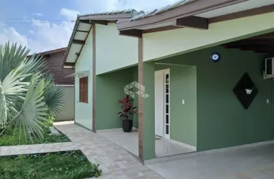 Casa com 04 quartos, 03 vagas de garagem e 222 m2, em ibiraquera, no alto arroio.
