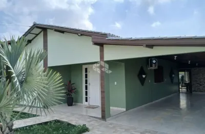 Casa com 04 quartos, 03 vagas de garagem e 222 m2, em ibiraquera, no alto arroio.