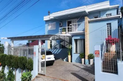 Residência com excelente padrão de acabamentos em estância velha