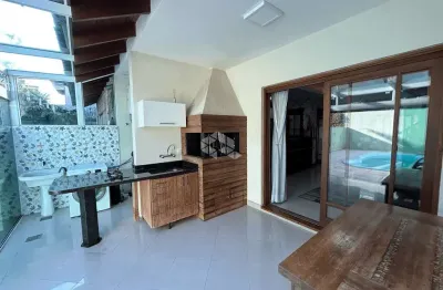 Casa com 5 dormitórios, 1 suíte, 4 vagas de garagem no bairro ipanema