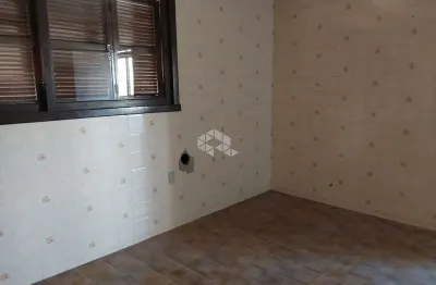 Três apartamentos localizados no mesmo prédio bom investimento para locação.