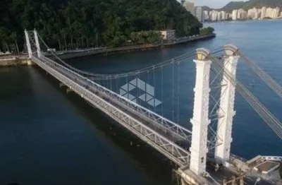 Sobrado de condominio a venda em são vicente com 2 quartos e 1 vaga apenas r$270 mil