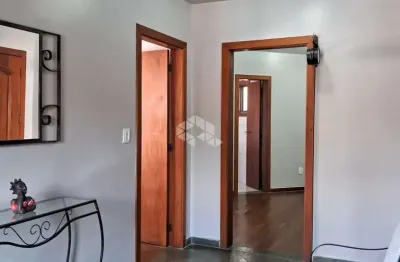 Casa térrea 3 dormitorio, 1 suite closet, 3 vagas cobertas. Bairro Chacara das Pedras