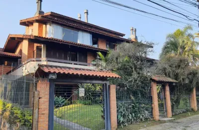 Cobertura no bairro Cristal com 03 dormitórios, suite, 167,49m² e 02 vagas cobertas