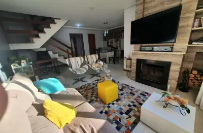 Casa 03 dormitórios/01 suite + Sótão no Residencial Jardins do Prado