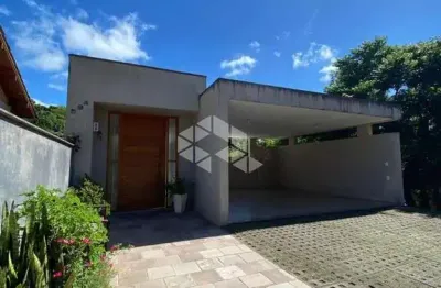 Em ivoti - sobrado em um lugar envolto a natureza e muito bem planejado