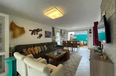 Casa de esquina, 3 quartos , 1 suíte no condomínio vivendas do remanso