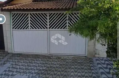 Casa geminada 02 dorms. c/ edícula zn 01. ocian, praia grande sp.