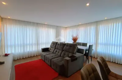 Apartamento 03 domitórios, mobiliado, 02 vagas separadas, aceita petz