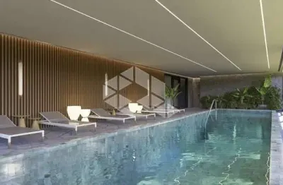 Apartamento 2 quartos sendo 1 suíte com sacada e churrasqueira no centro de florianópolis