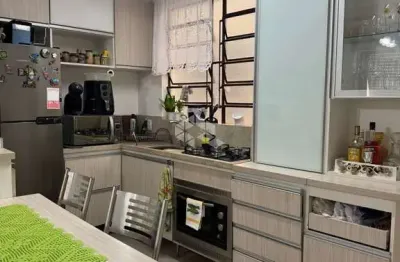 Apartamento 70 m2, 2 dormitórios, mais dependência e 1 vaga no Bairro Petrópolis