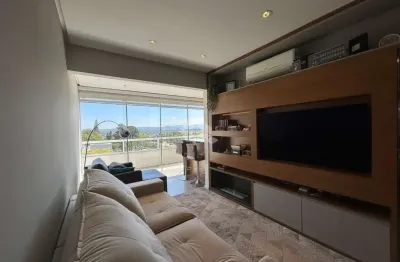 Apartamento central de 2 dormitórios com piscina privativa!