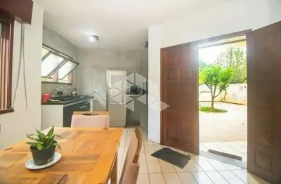 Casa com 3 dormitórios sendo 1 suíte com 2 vagas no Parque Santa Fé