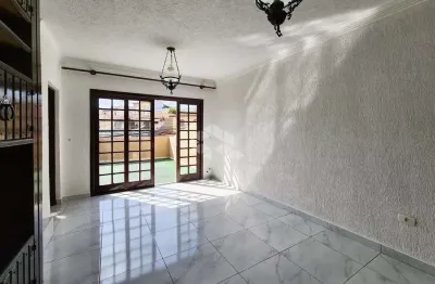 Casa Sobrado a venda no Bairro Nova Petrópolis, ACEITA PERMUTA POR APTO JARDIM DO MAR, 165m², 03 quartos, churrasqueira, São Bernardo do Campo
