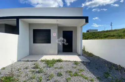 Casa Geminada com 02 dormitórios no Bairro São Francisco em Farroupilha