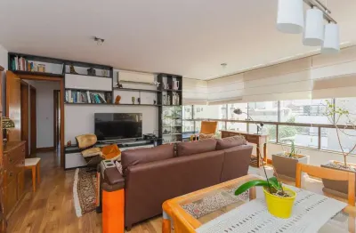 Apartamento com 3 quartos e 101m² à venda em Petrópolis, Porto Alegre