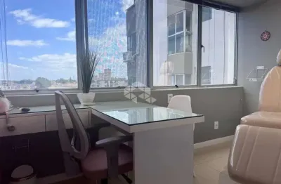 Sala / Conjunto comercial à venda com EXCLUSIVIDADE na Cristovão Colombo em Porto Alegre - RS.