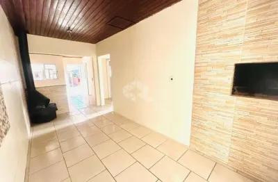 Casa 3 dormitórios, 1 com suíte, churrasqueira, 2 vagas garagem - Igara - Canoas