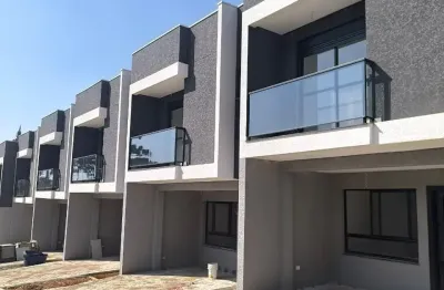 Excelente sobrado no bairro umbará em condomínio fechado