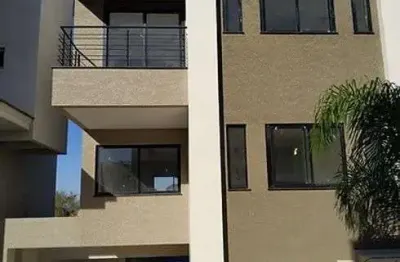 Casa em condomínio a venda com 5 quartos com 4 suítes com 315 m² privativos no bairro campo comprido