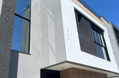 Sobrado triplex com 3 quartos com suíte com 134 m² privativos no bairro novo mundo curitiba