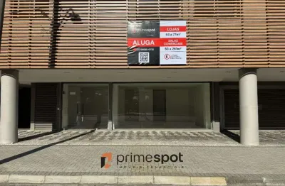 Loja no cabral com ampla vitrine de 10 metros de testada - 77 m2