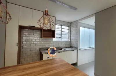 Apartamento de 1 dormitório- totalmente  reformado - 1 quadra da praia - 1 vaga