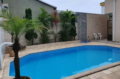Comprar casa com 3 quartos e piscina em praia grande/sp.