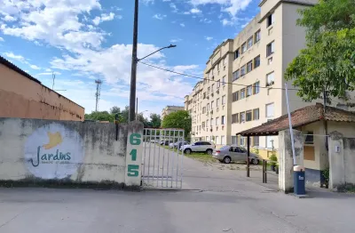Apartamento 2 quartos, sol da manhã, vaga de garagem, condução na porta do condomínio