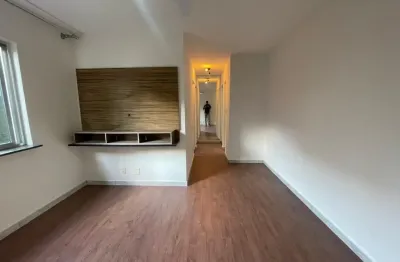 Apartamento térreo 3 quartos, vaga de garagem, junto ao centro de cg, vai andando para centro de cg, e estação de trem, fica ao lado do novo túnel que liga caroba e estrada da posse