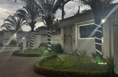 Apartamento térreo com quintal, área gourmet, vaga de garagem, condução na porta do condomínio, o imóvel fica localizado em campo grande rj.