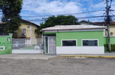 Casa em condomínio fechado quase de frente estrada do mendanha, 2 quartos, vaga de garagem, condomínio com infraestrutura completa