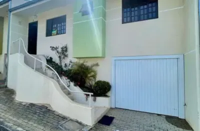 Casa residencial com 3 quartos  para alugar, 65.00 m2 por r$1400.00  - embu - colombo/pr