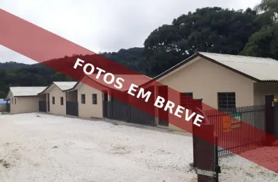 Casa Residencial com 2 quartos  para alugar, 60.00 m2 por R$1200.00  - Centro - Colombo/PR