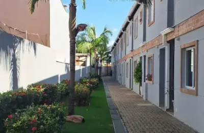 Casa aconchegante em pequeno condomínio, localização central