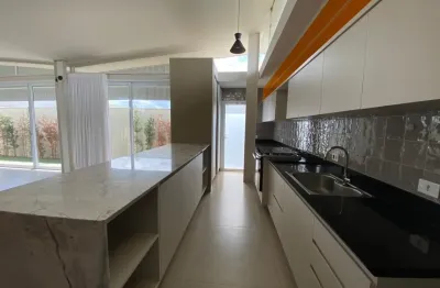 Casa em condomínio fechado com 3 quartos à venda no Jardim Espanha, Uberlândia 