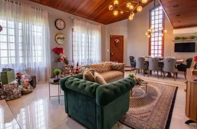 Oportunidade de casa alto padrão no centro de tubarão/sc