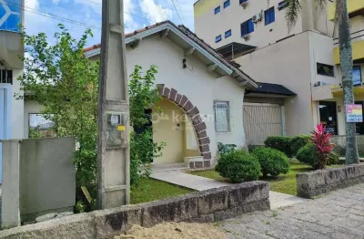 Casa com 3 quartos para alugar no Dehon, Tubarão 