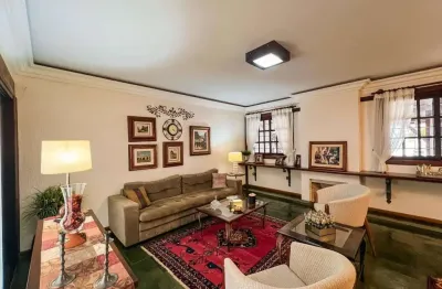 Casa com piscina e ampla sobra de terreno à venda, centro, toledo/pr