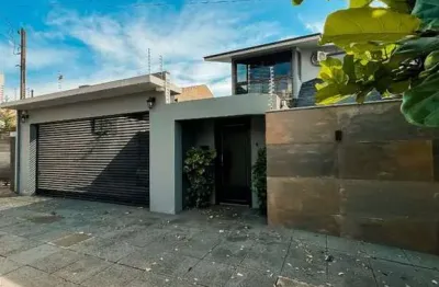 Sobrado a venda com piscina e 4 suítes, jardim la salle - toledo/pr