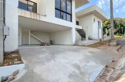 Casa de esquina alto padrão para venda e locação, com 1 suíte + 2 quartos, centro - toledo/pr